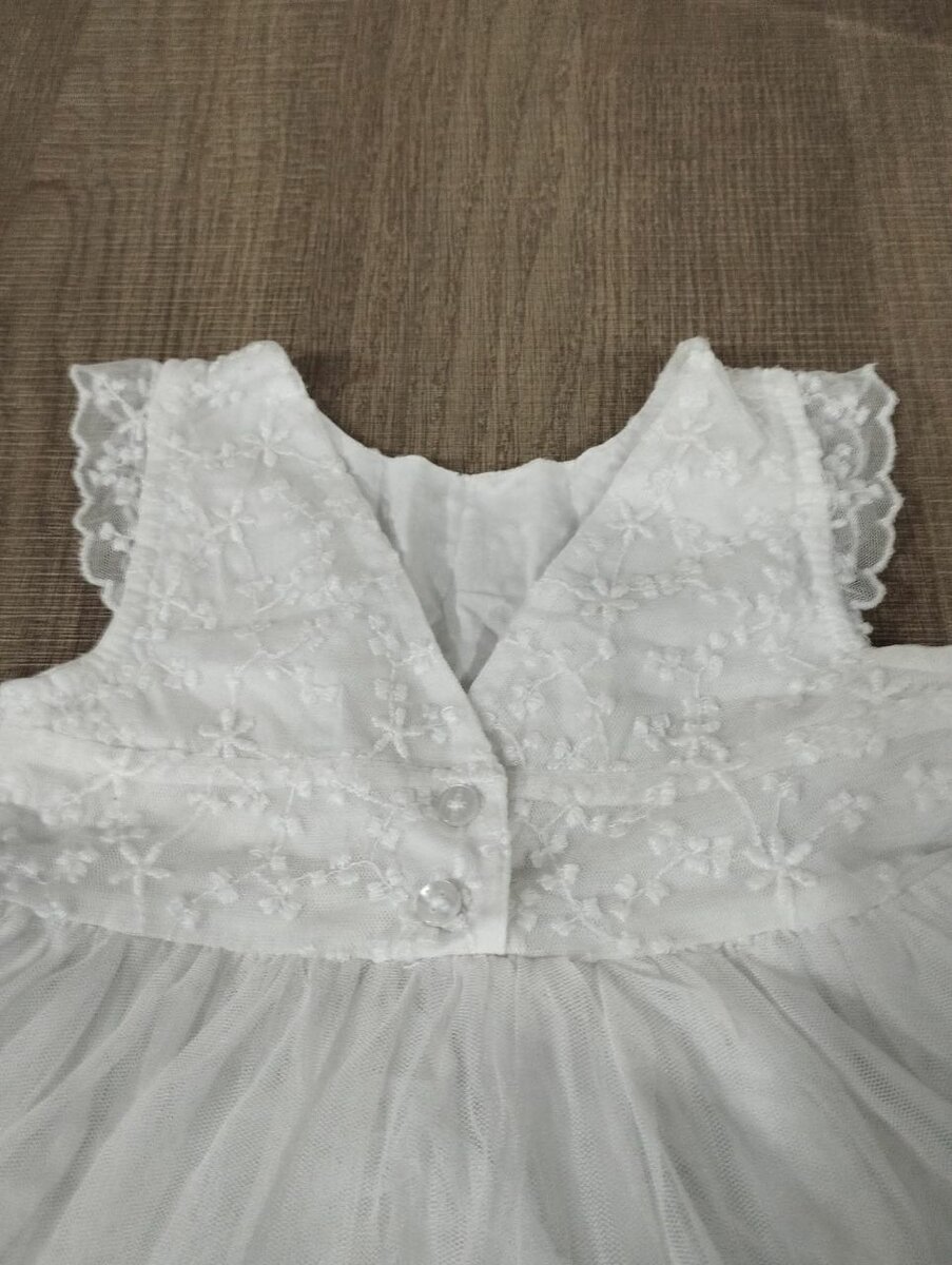 Robe Blanche Bébé Élegante