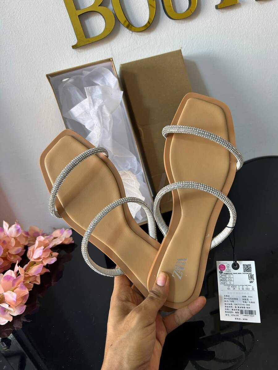 Sandales élégantes strass Zara