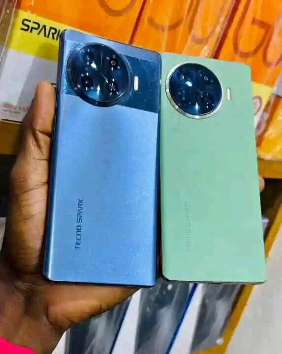 Smartphone Tecno Spark moderne