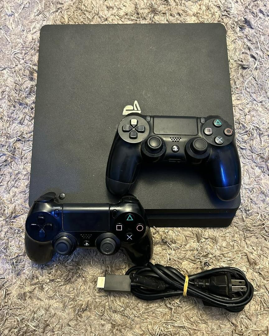 PS4 Slim Edition