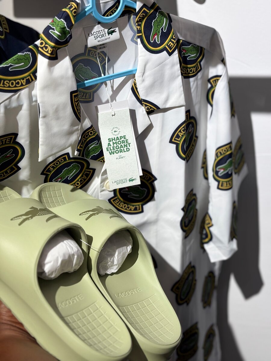 Claquettes en caoutchouc Lacoste