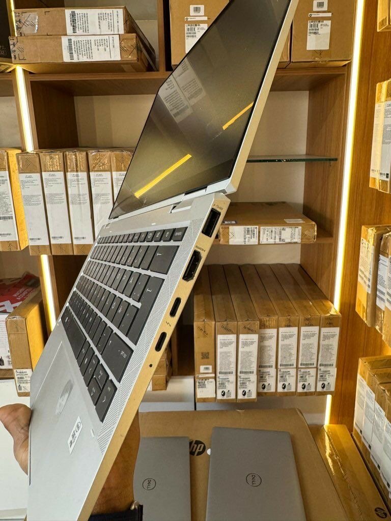 *HP ELITEBOOK 1030 G7*