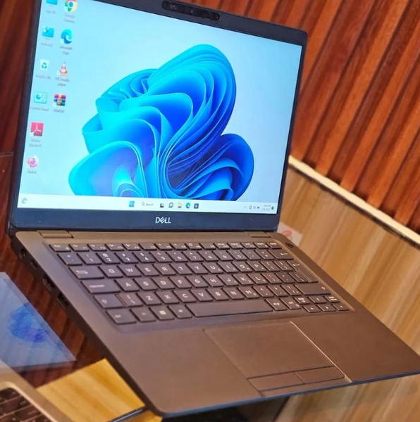 ⚡8TH GEN, CORE i5 BUDGET FRIENDLY DELL WITH ACTIVE SIM SLOT..✨Very Sleek & Portable✨