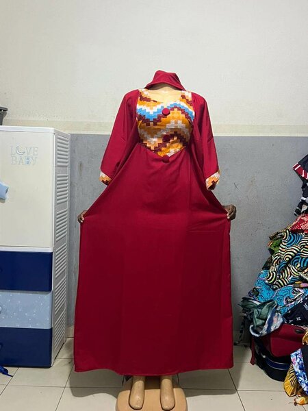 Robe longue rouge élégante