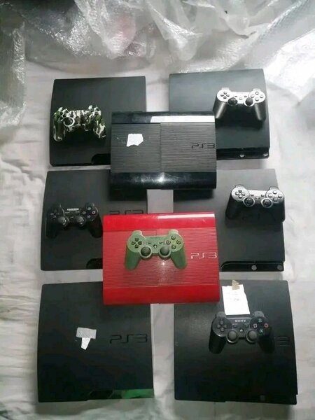 Console PS3 avec Manettes