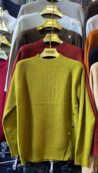 Трикотажное джемпера