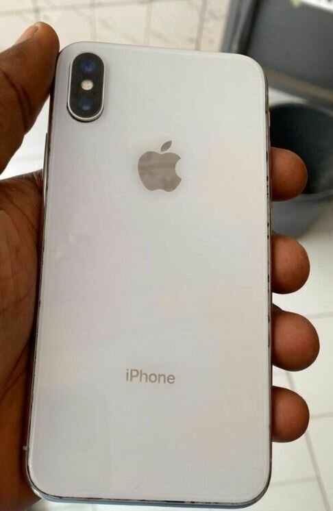 iPhone X 64Go Argent Débloqué