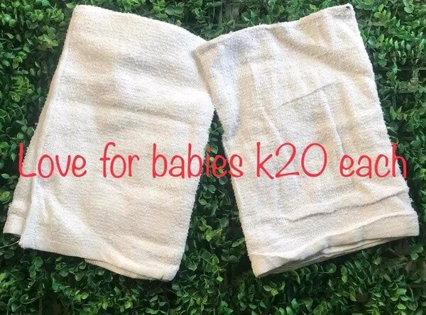 Set of 2 white towels