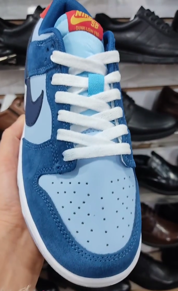 Кроссовки Nike