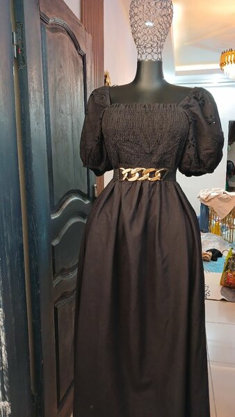 Robe élégante noire