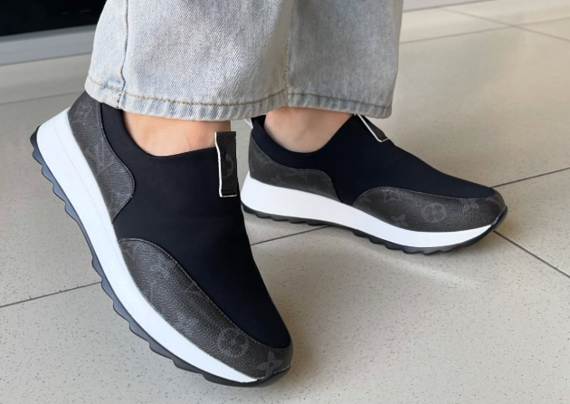 Кроссовки  LV