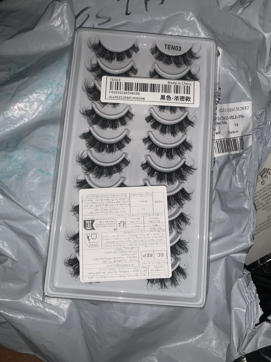 Faux cils volume dramatiques