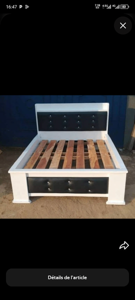 Lit double moderne en bois