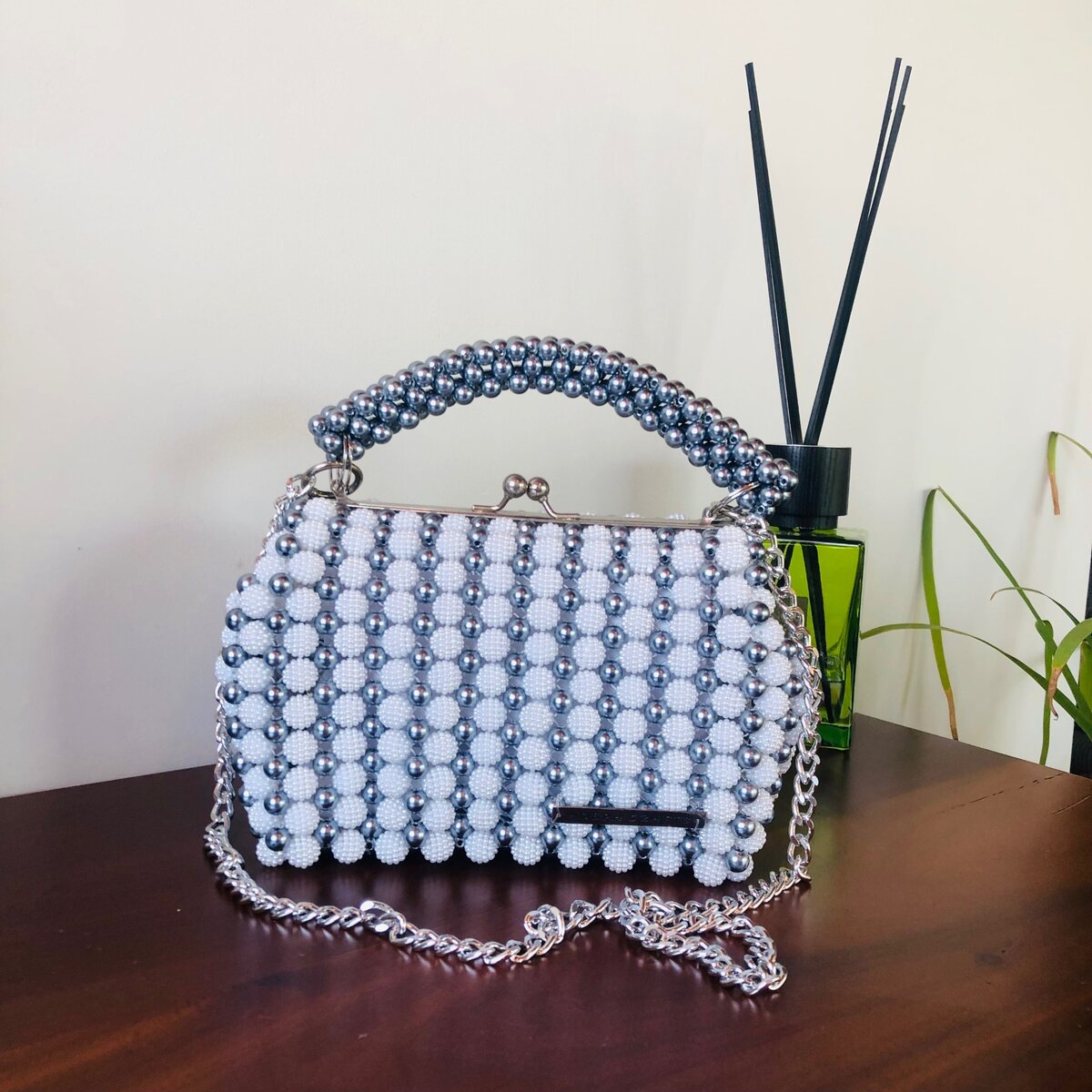 Metal frame Pearl Bag