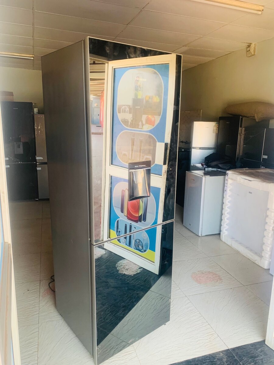 Hisense upright mirror fridge 420 liters