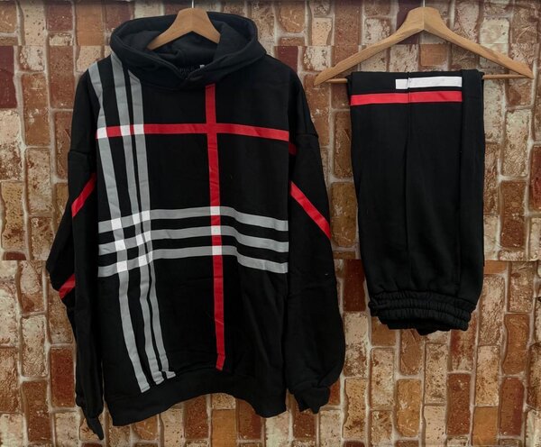 Ensemble jogging à capuche moderne