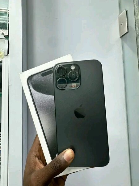 iPhone dernier modèle noir