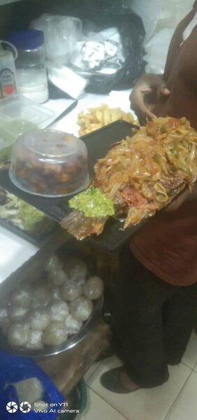 Poisson braisé avec attieké