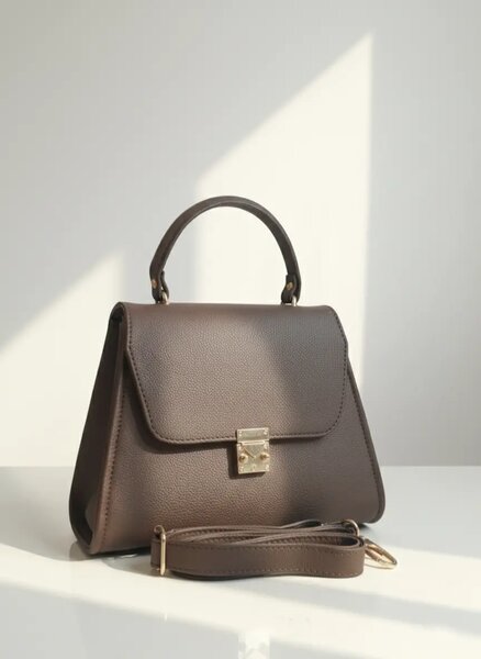 Sac à main cuir élégant