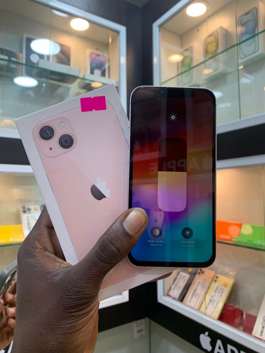 iPhone 13 128 Go second main propre