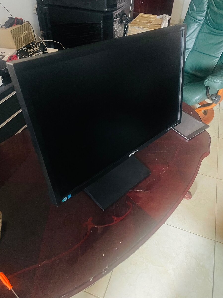Moniteur Samsung 24 pouces Full HD