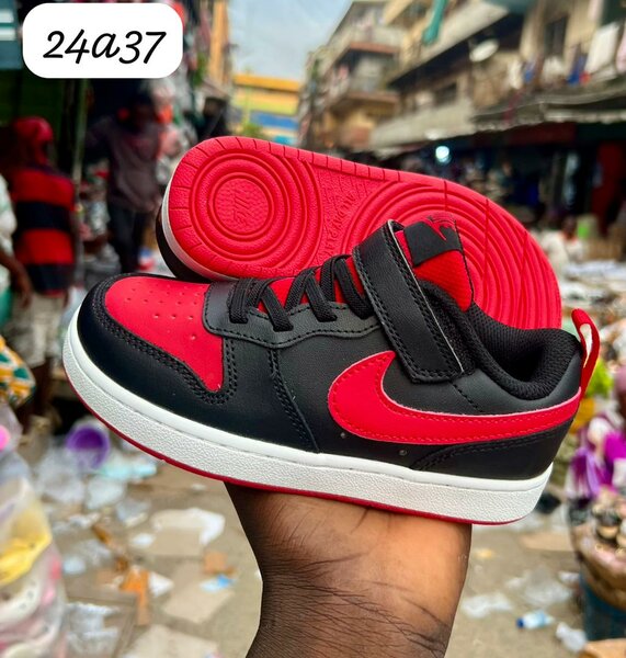 Baskets enfant rouge et noir