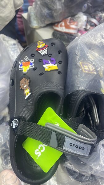 Crocs confortables pour loisirs