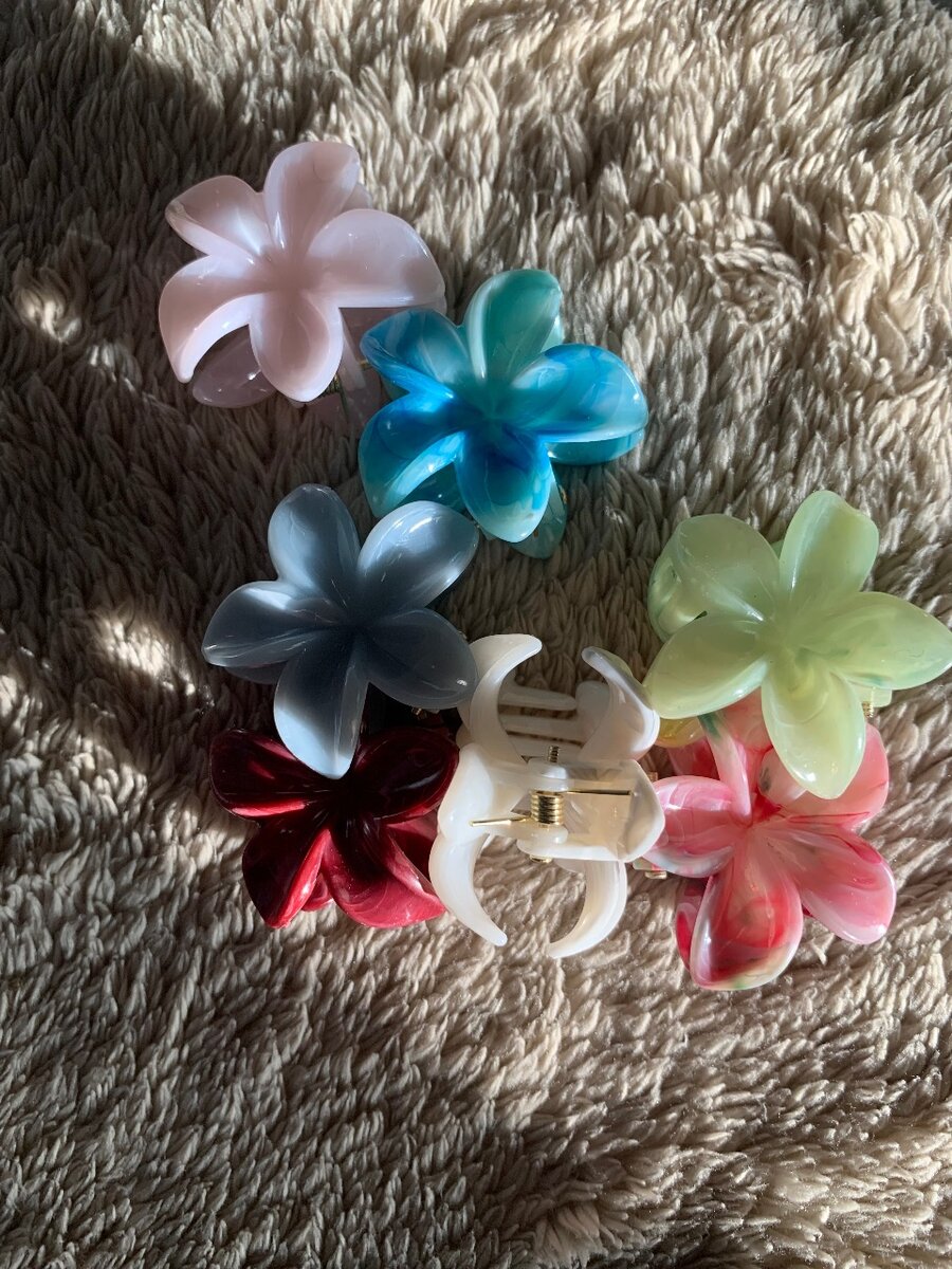 Flower claw clips