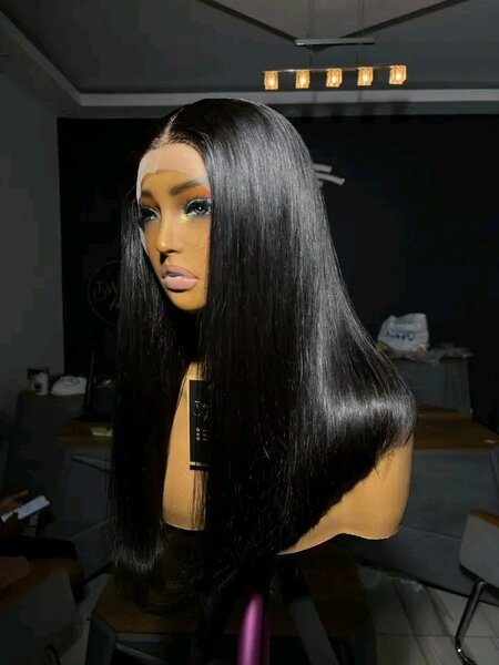 Perruque droite synthétique