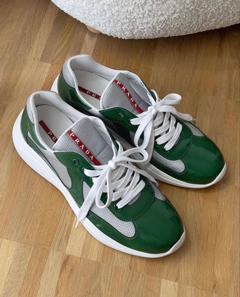 Baskets Prada élégantes