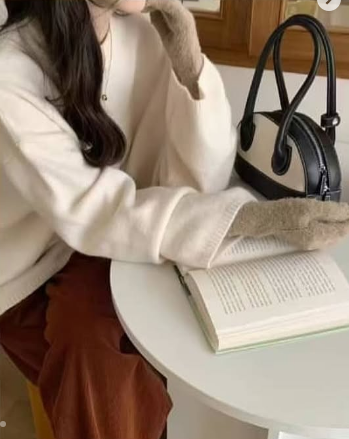 Белая женская кофта