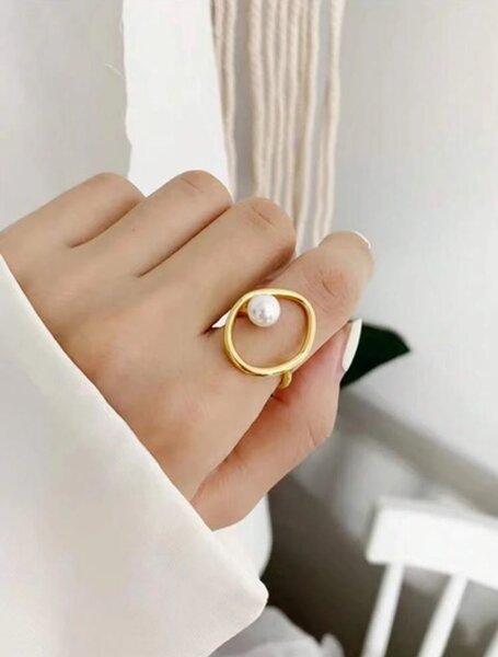 Faux Pearl Ring. One size
