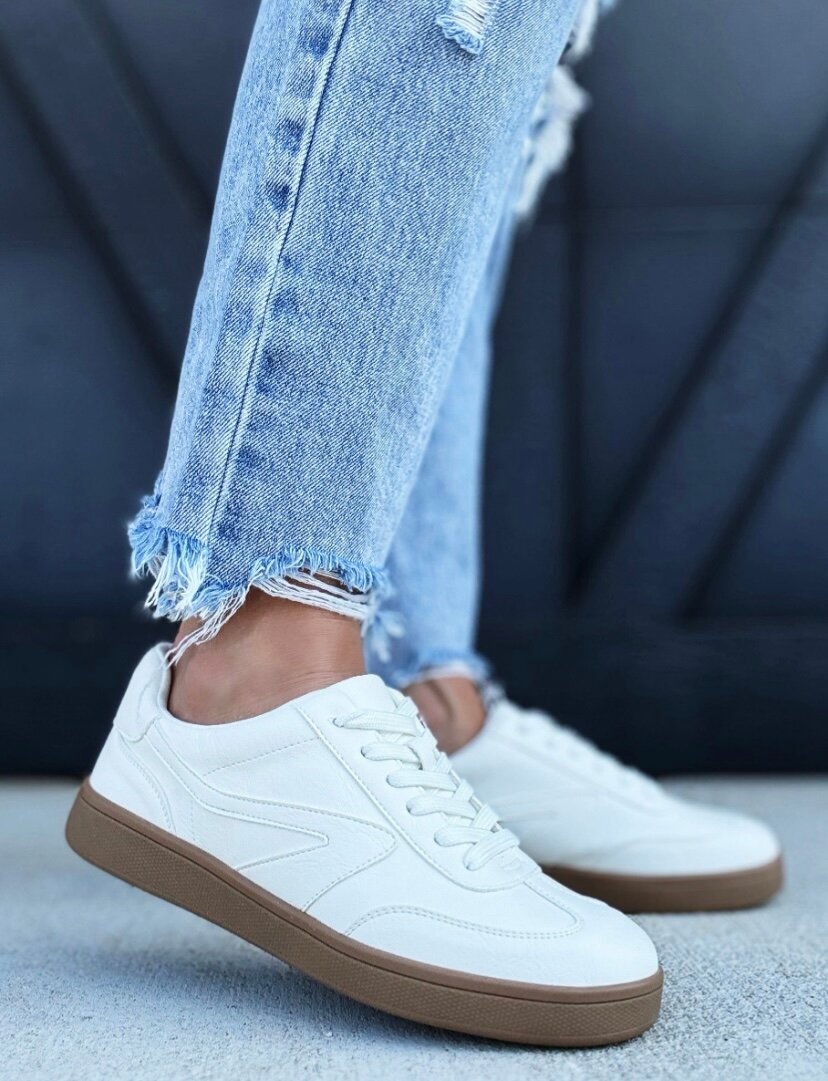 Baskets blanches élégantes