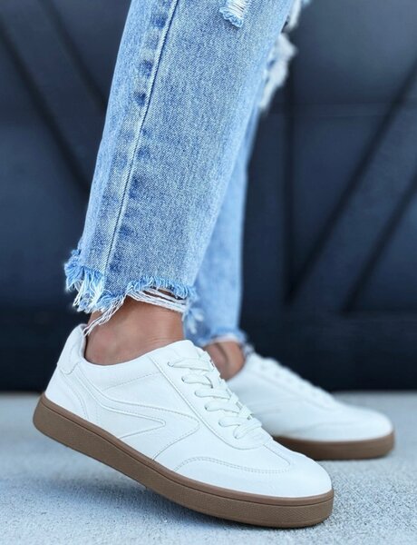 Baskets blanches élégantes