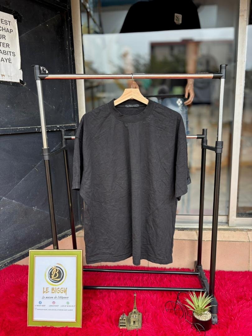 T-shirt noir graphique