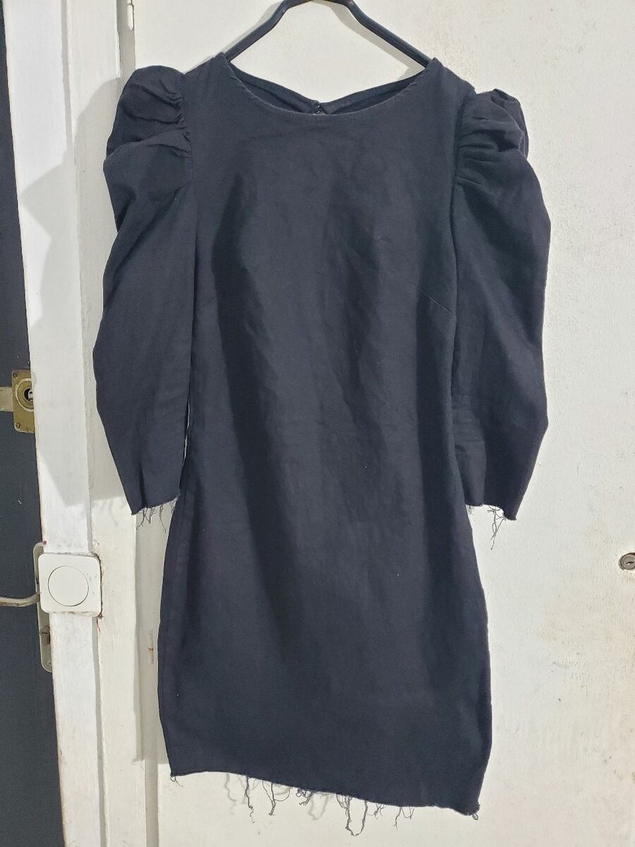 Robe élégante à manches bouffantes