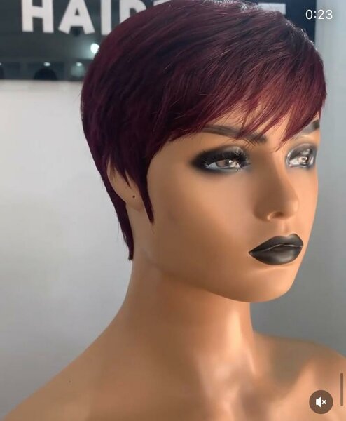 Short burgundy wig with oblique bangs