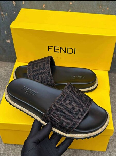 Sandales Fendi Édéales Homme