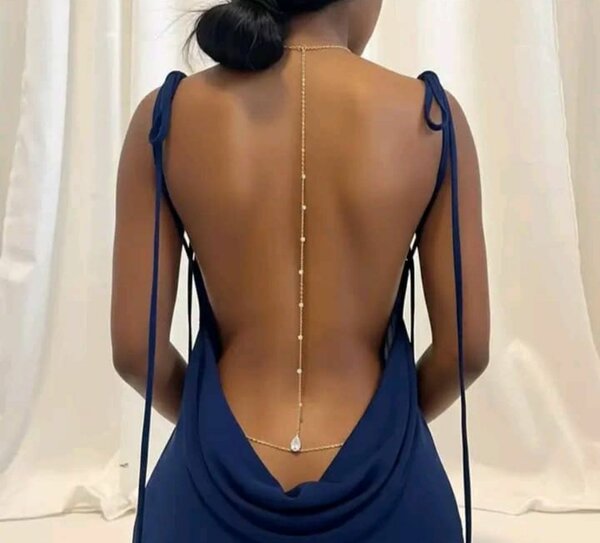 Collier de dos élégant