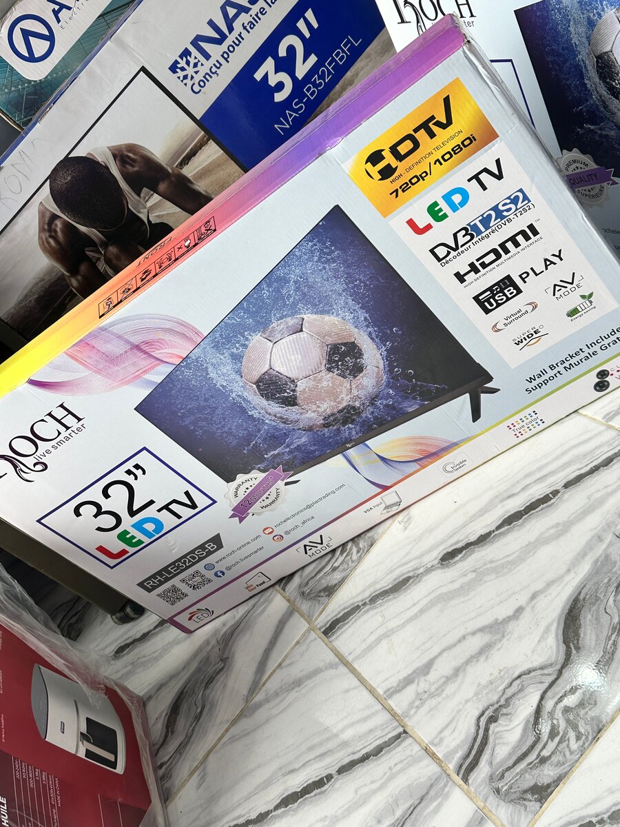 Téléviseur LED 32" Full HD