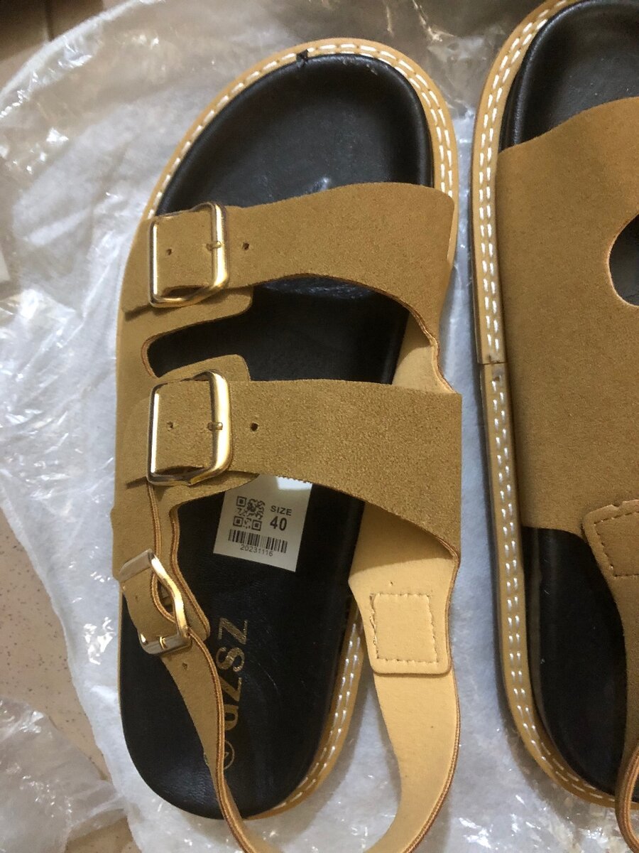 Sandales à boucles en cuir