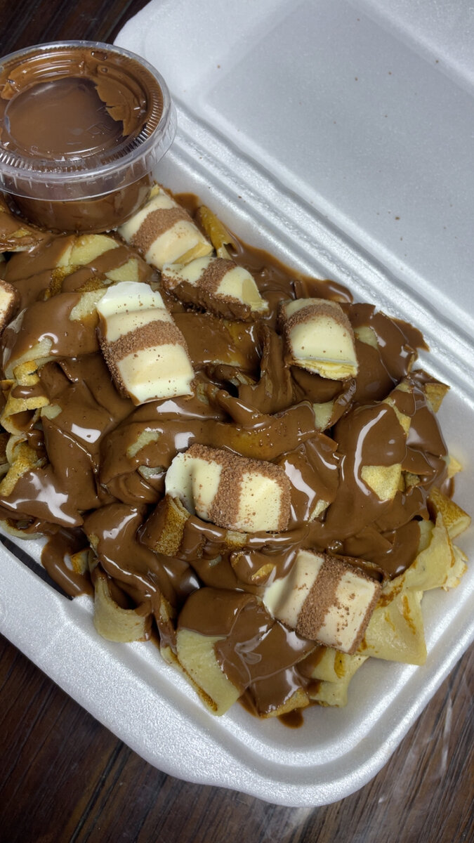 CRÊPES AU KINDER BUENO