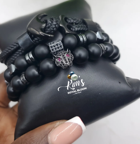 Bracelet with beaded gemstones