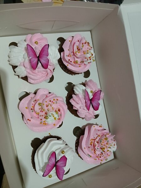 Customised cupcakes