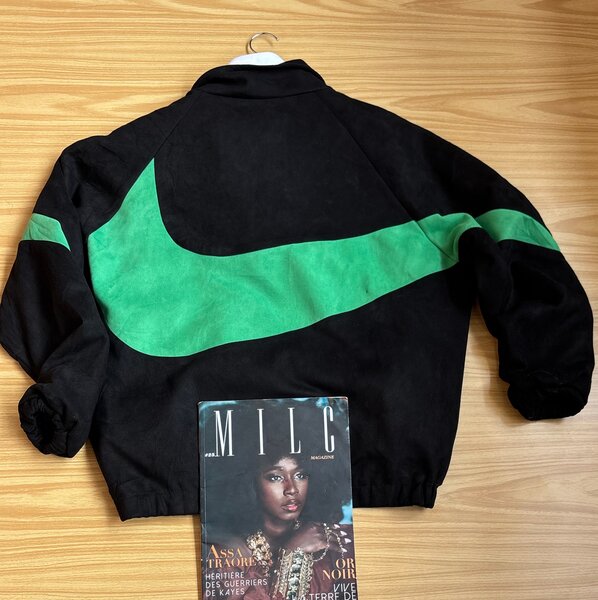 Veste sport noire et verte