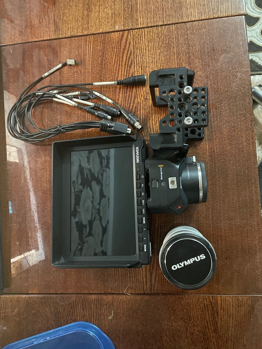 Blackmagic MCC FHD. Olympus m4/3 40-150 mm