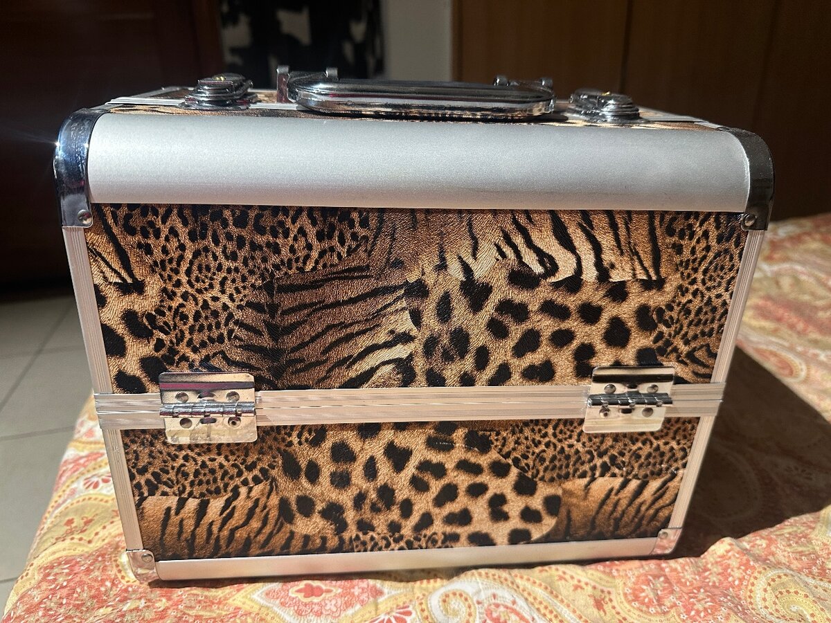 Large makeup vaniety