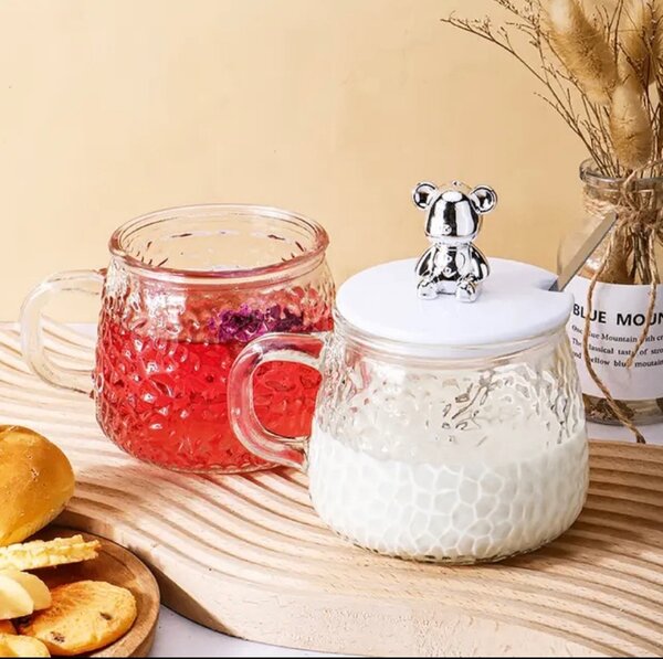 Tasses en verre avec couvercle ours
