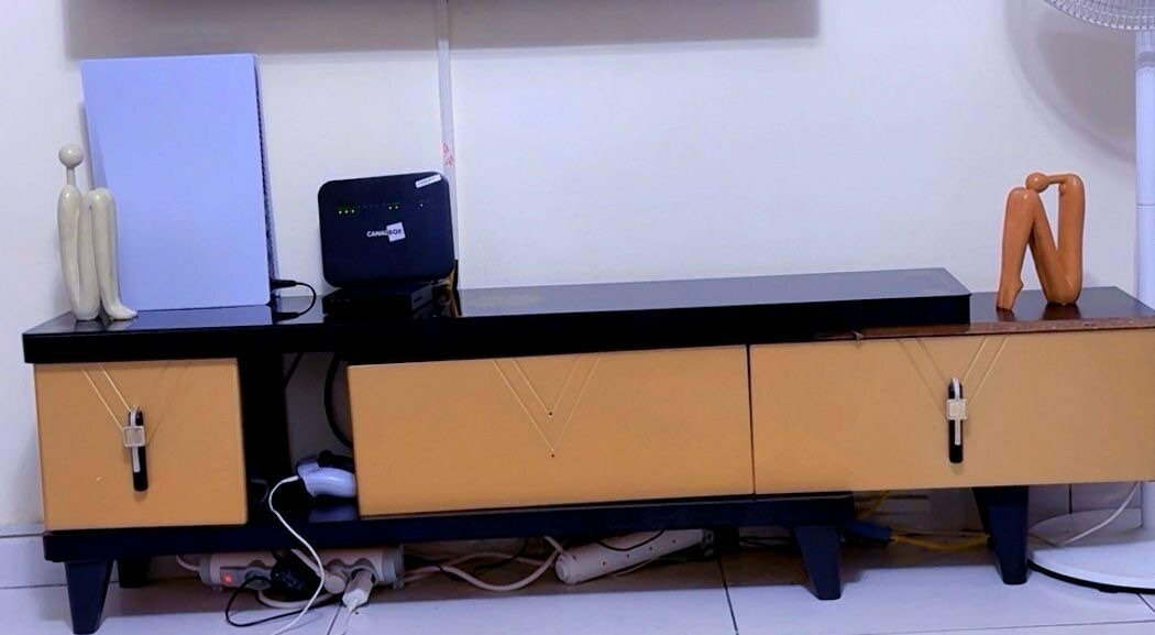 Table pour télé et pour salon