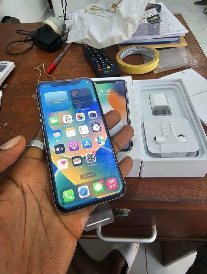 iPhone X 64GB Argent Débloqué